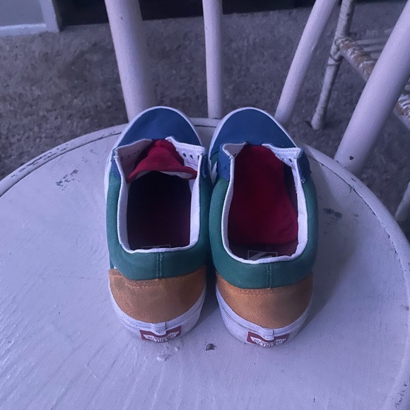 Vans - Picture 4 of 5